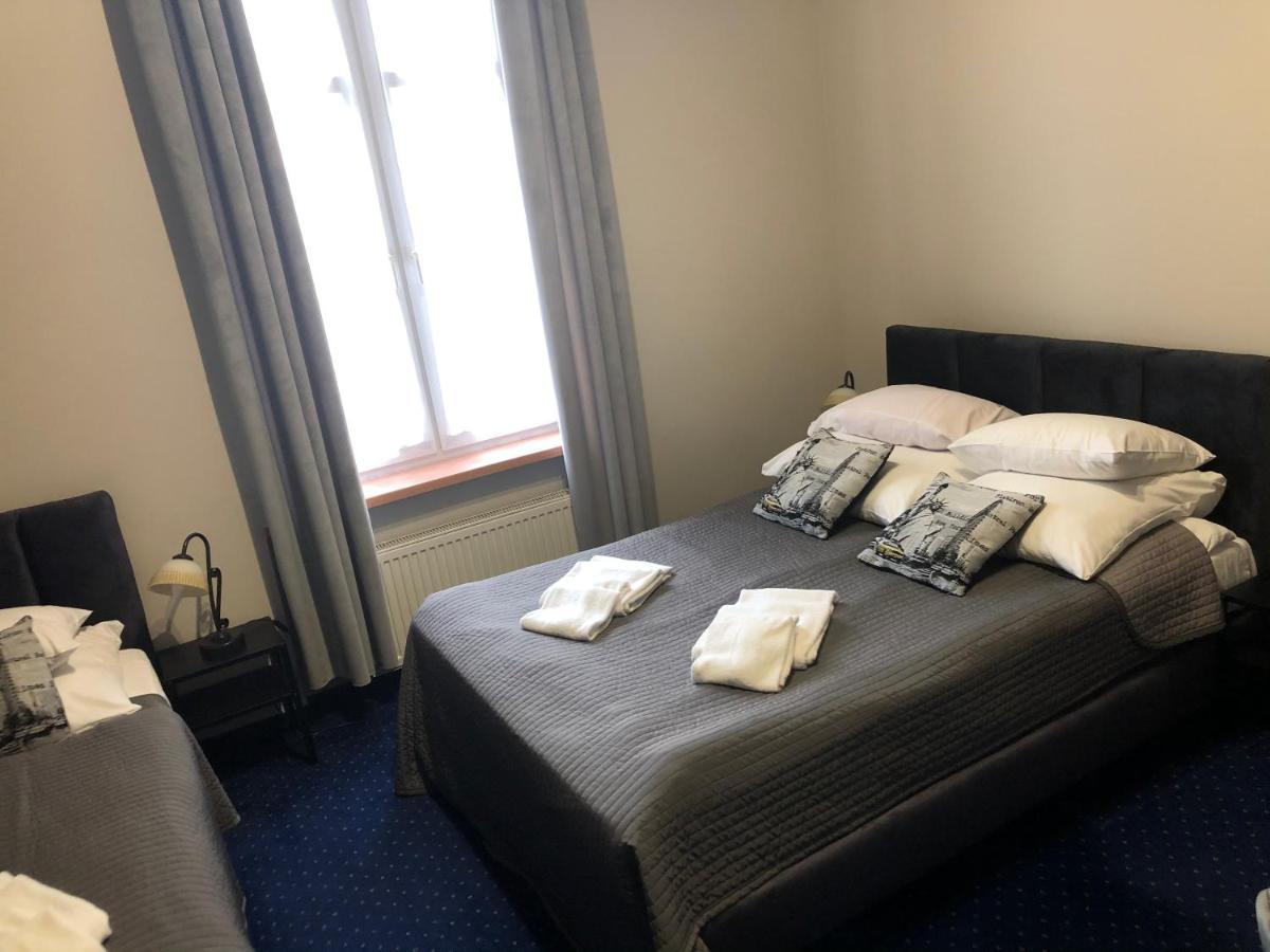 Hotel Bella イェレニャ・グーラ エクステリア 写真