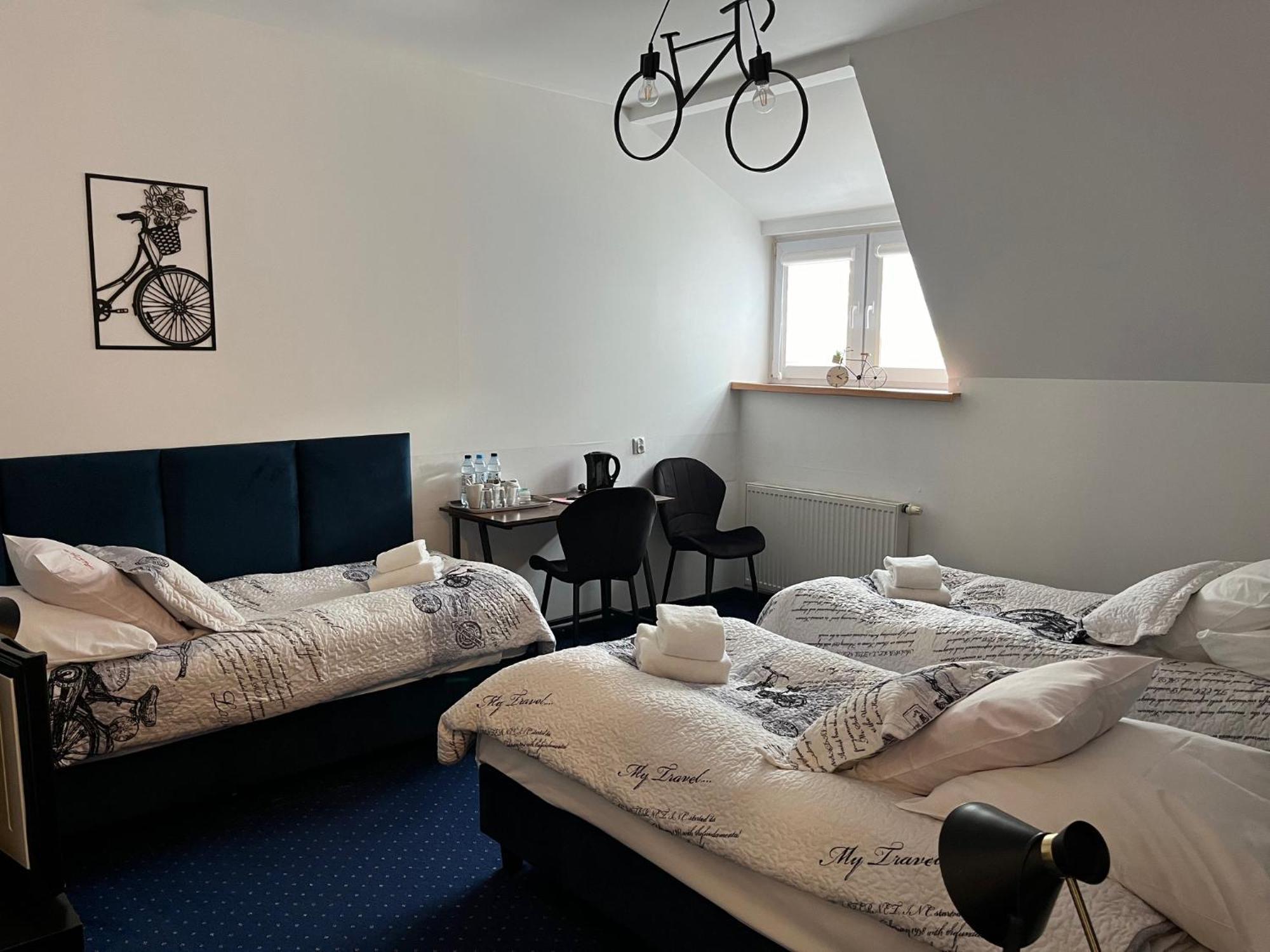 Hotel Bella イェレニャ・グーラ エクステリア 写真