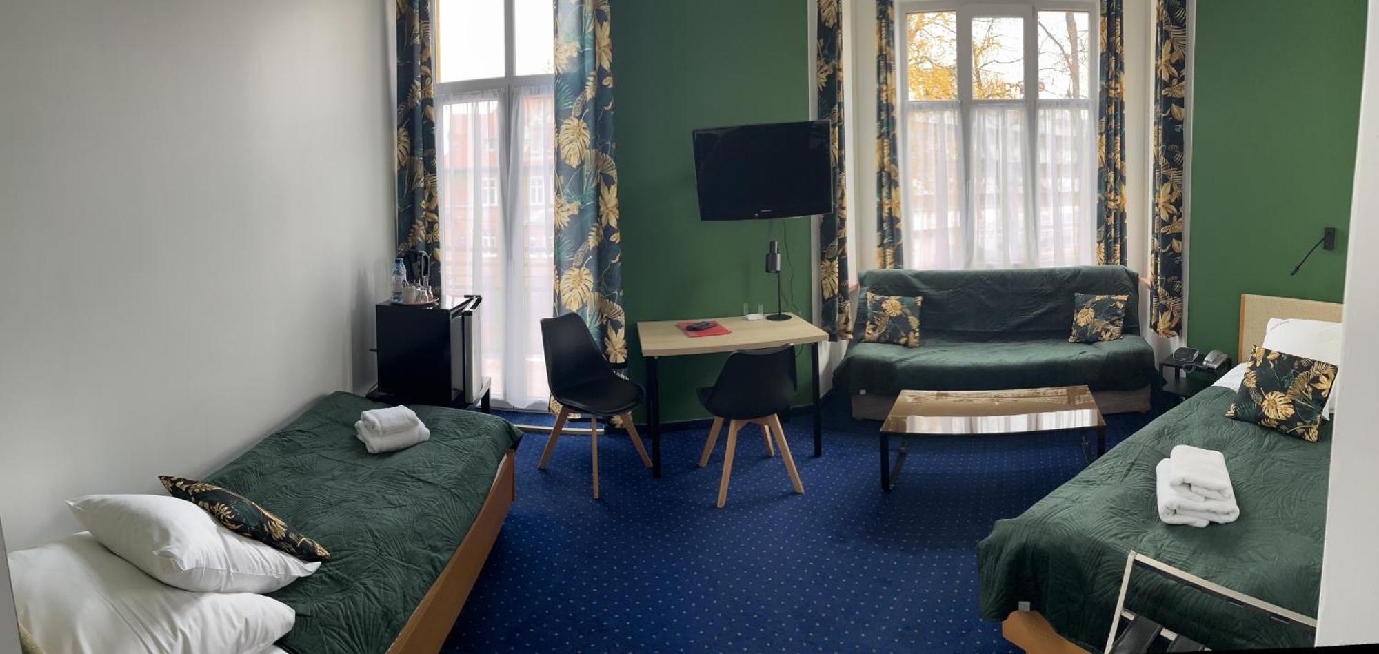 Hotel Bella イェレニャ・グーラ エクステリア 写真