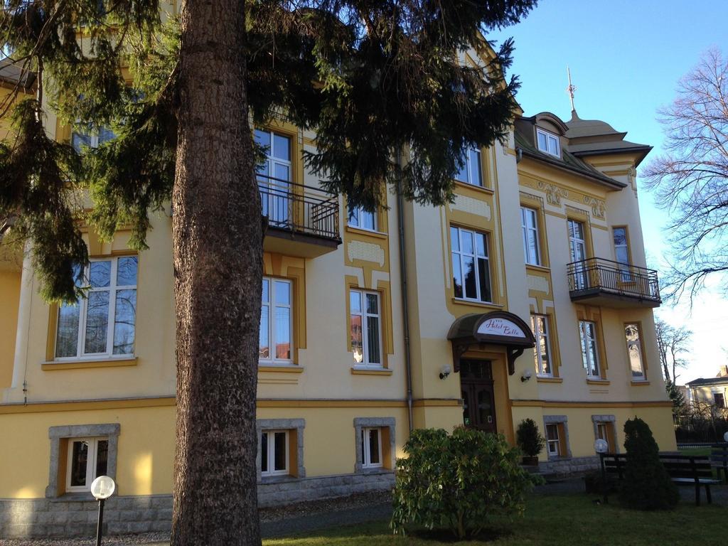 Hotel Bella イェレニャ・グーラ エクステリア 写真