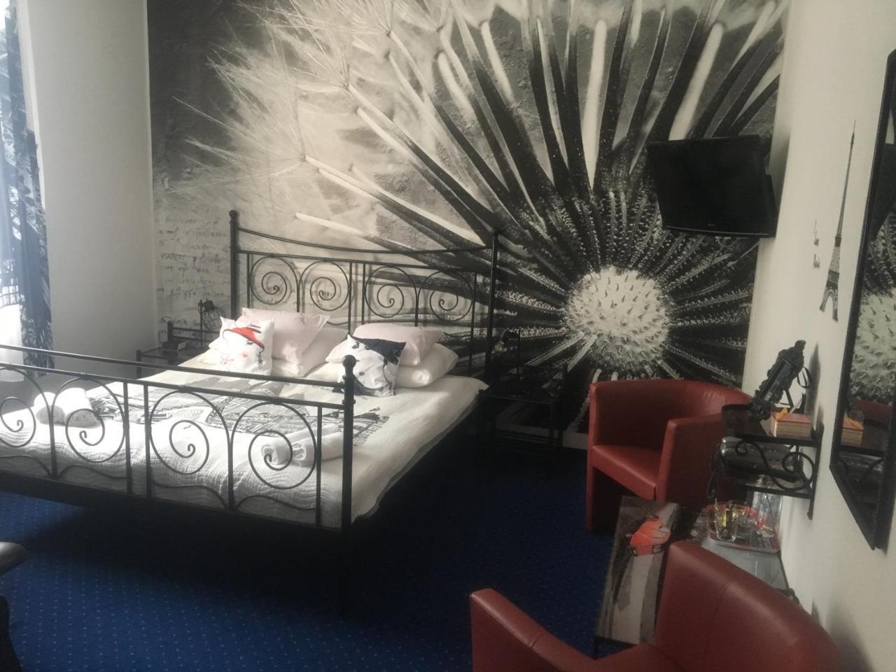 Hotel Bella イェレニャ・グーラ エクステリア 写真